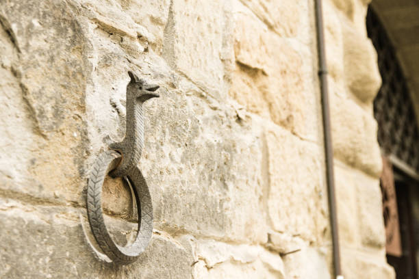 istock Iron Ring Wall with Funny Shape in Arezzo, Tuscany, Italy 864410586