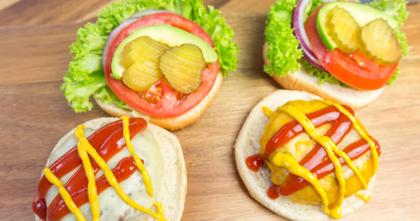 istock Cheeseburger lettuce and tomato 864411040