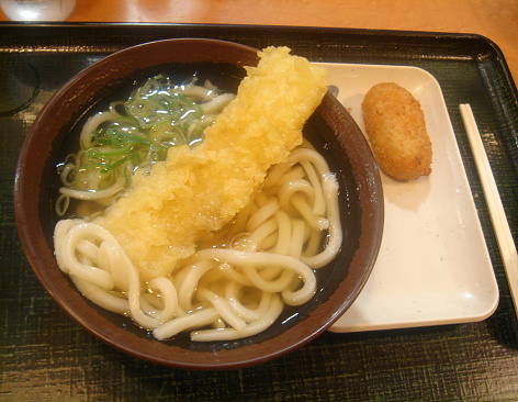A dish of Udon in Japan, the udón is a typical food of Japan that is eaten on a daily basis, its taste is exquisite.