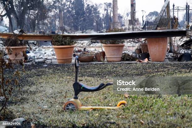 Santa Rosa 2017 Tubbs Fire Coffey Park Neighborhood Where 1300 Homes Burned Stock Photo - Download Image Now