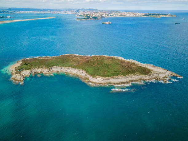 istock Green island aerial view 864442054
