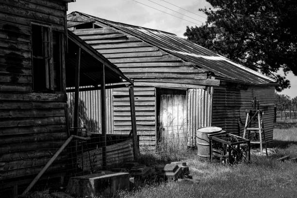 istock Old abandoned farm shed in rural Australia 864459002