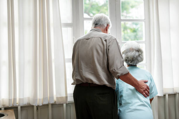 istock Old couple in a hospital 864474486