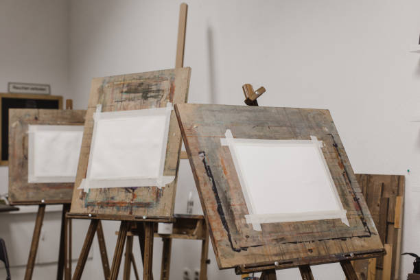 istock Sheets of paper on easels 864485726