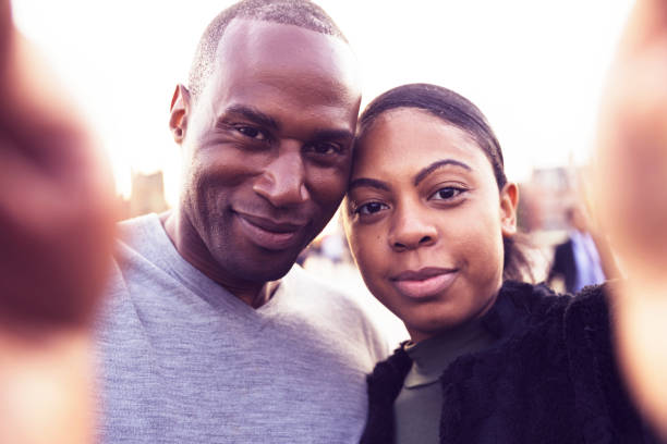 istock Couple Taking a Selfie during their visit to London 864510688