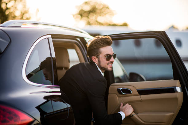 istock Man at the airport 864531034