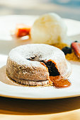 schokoladen-brownies-lava-kuchen-mit-eis.jpg?b=1&s=170x170&k=20&c=6aCpe7BNMnLvhVCIbuXyzuPJHhqjZNumQhQH5WJn1gg=