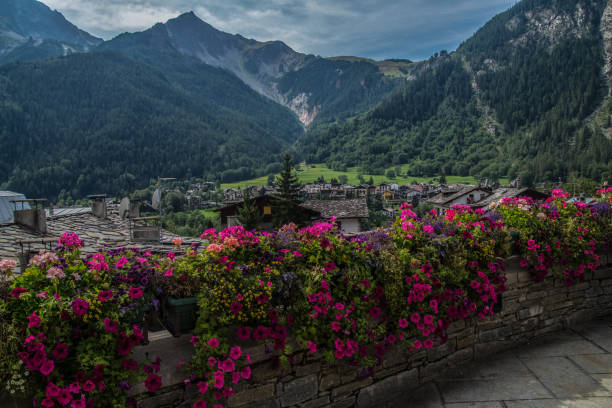 istock courmayeur,val d'aosta,italy 864563962