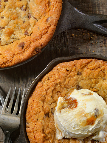 Skillet Chocolate Chip Cookie with Caramel - Pecan Ice Cream