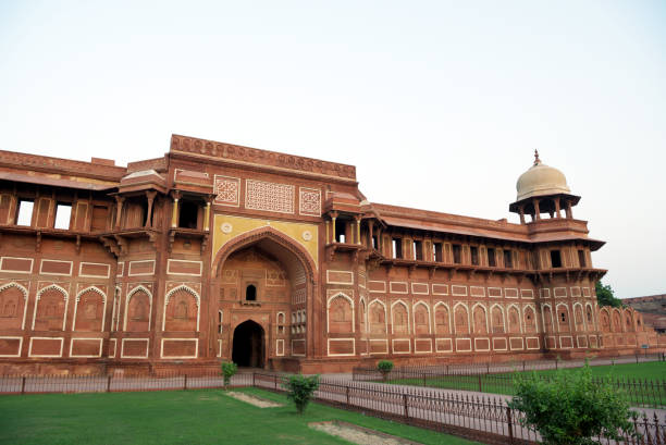 istock Jahangiri Mahal in Agra Fort 864581126