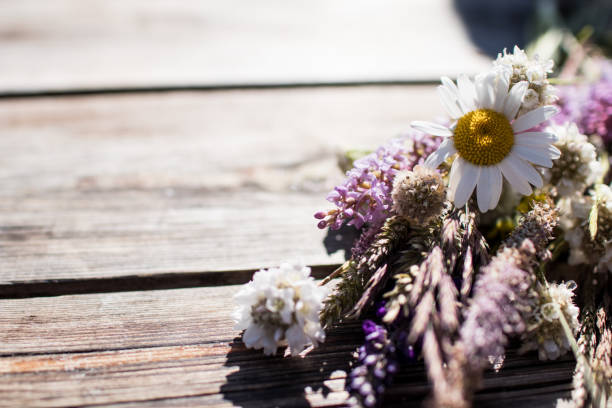 istock Wedding flower decoration, purple and white flowers 864584628