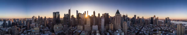 マンハッタン - の夜明けパノラマ空中ショット - new york city sunrise new york state usa ストックフォトと画像