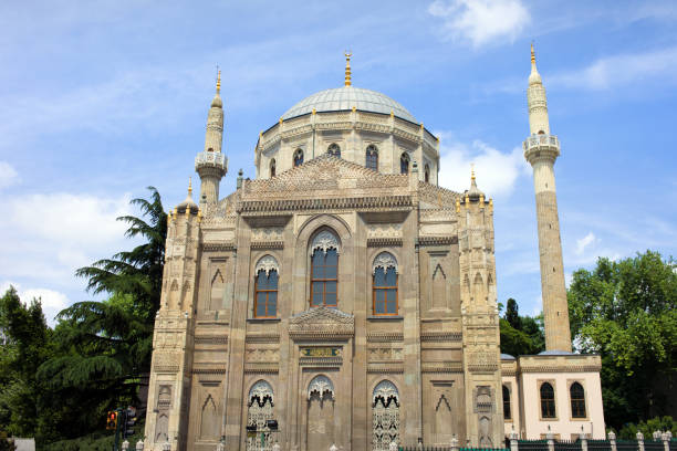istock Aksaray Valide Camii in Istanbul 864597592