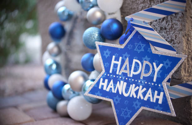 happy hanukkah - hanukkah menorah candle blue imagens e fotografias de stock