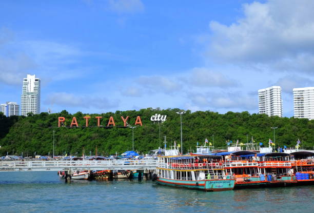 Pattaya City is popular in Thailand and Asia about night clubs and entertaintment. Pattaya is growing sea tourism.