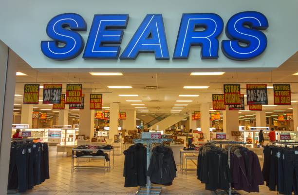 sears store closure sale in calgary alberta - department store imagens e fotografias de stock