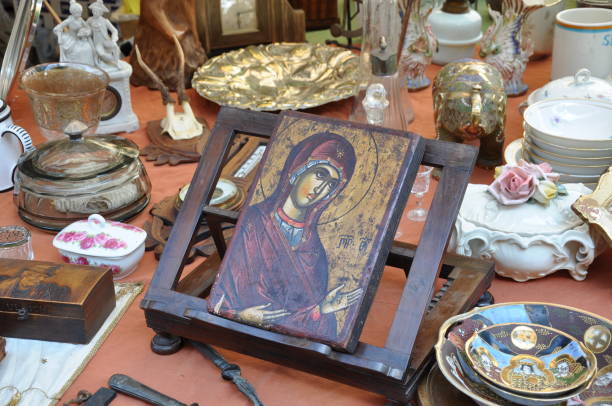 istock Antiques Fair in Arezzo 864907462