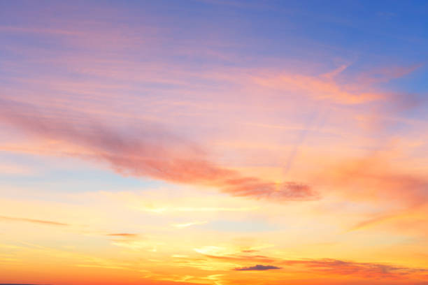 nuage rose. - sunrise cloud cloudscape sun photos et images de collection