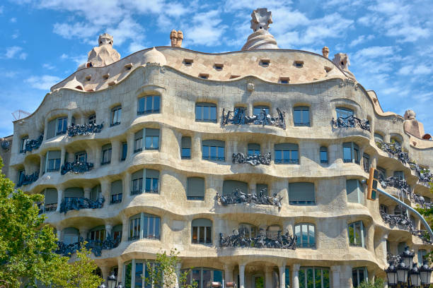 casa mila (la pedrera) by antoni gaudi. barcelona, spain. june 07, 2017 - la pedrera imagens e fotografias de stock