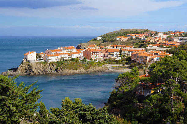 istock Vacation rentals by the sea 865073496