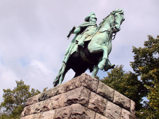frederick guillermo iv en vista de la estatua de caballo en colonia alemania europa - federico guillermo ii de prusia fotografías e imágenes de stock