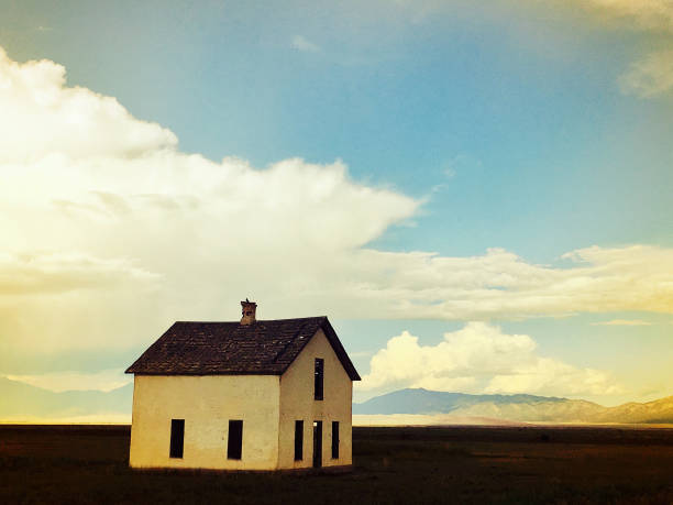 istock Little house on the plains 865118988