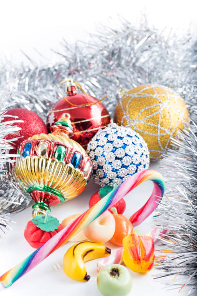 Dulces Y Decoraciones De Navidad Para Poner Debajo Del Árbol Para Las Fiestas Foto de stock y más banco de imágenes de Acontecimiento - iStock Dulces Y Decoraciones De Navidad Para Poner Debajo Del Árbol Para Las Fiestas Foto de stock y más banco de imágenes de Acontecimiento - iStock