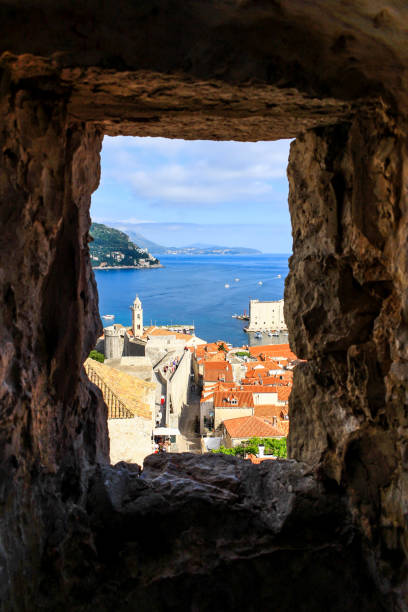 istock Sneak peek of Dubrovnik 865135536