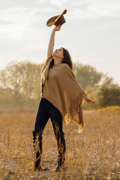 istock Country girl 865136218