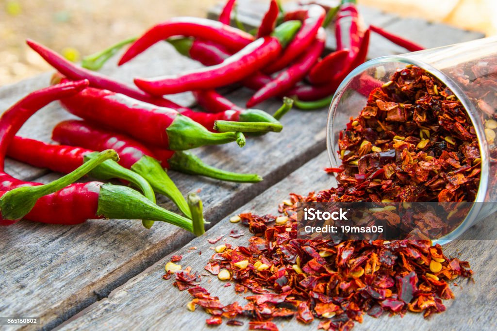 Red Pepper Flakes and red Chili - Royalty-free Pimenta Foto de stock