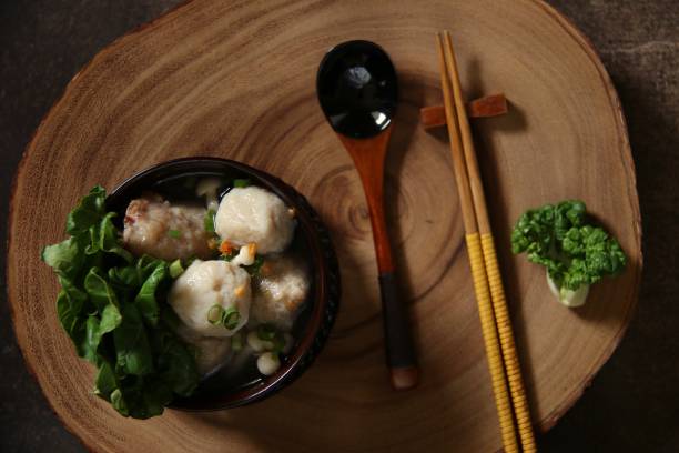 istock Meatballs and Tofu Soup 865302436