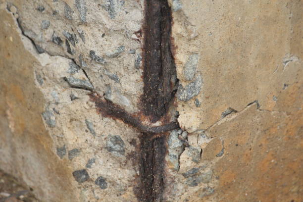 istock steel appearing on concrete beam 865306396