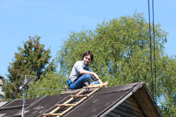 istock a man in the form of a builder 865337996