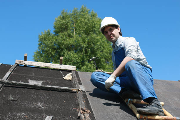 istock a man in the form of a builder 865338386