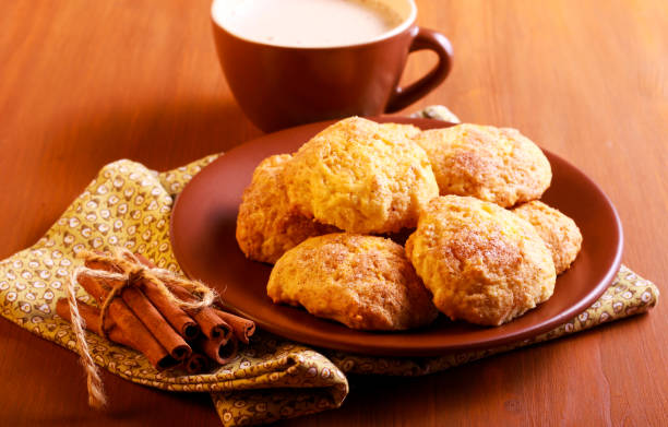 istock Soft buttermilk cinnamon cookies on plate 865343084
