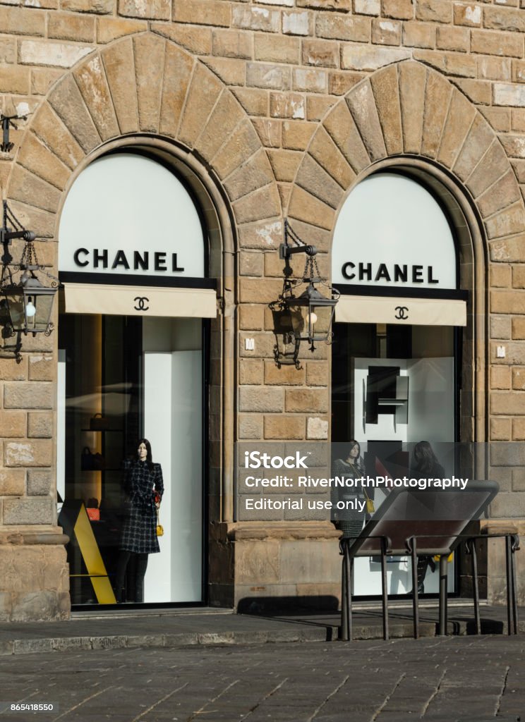 Cửa Hàng Chanel Florence Ý Hình ảnh Sẵn có - Tải xuống Hình ảnh Ngay bây  giờ - Chanel - Designer Label, Chi phí - Tài chính, Châu Âu - iStock