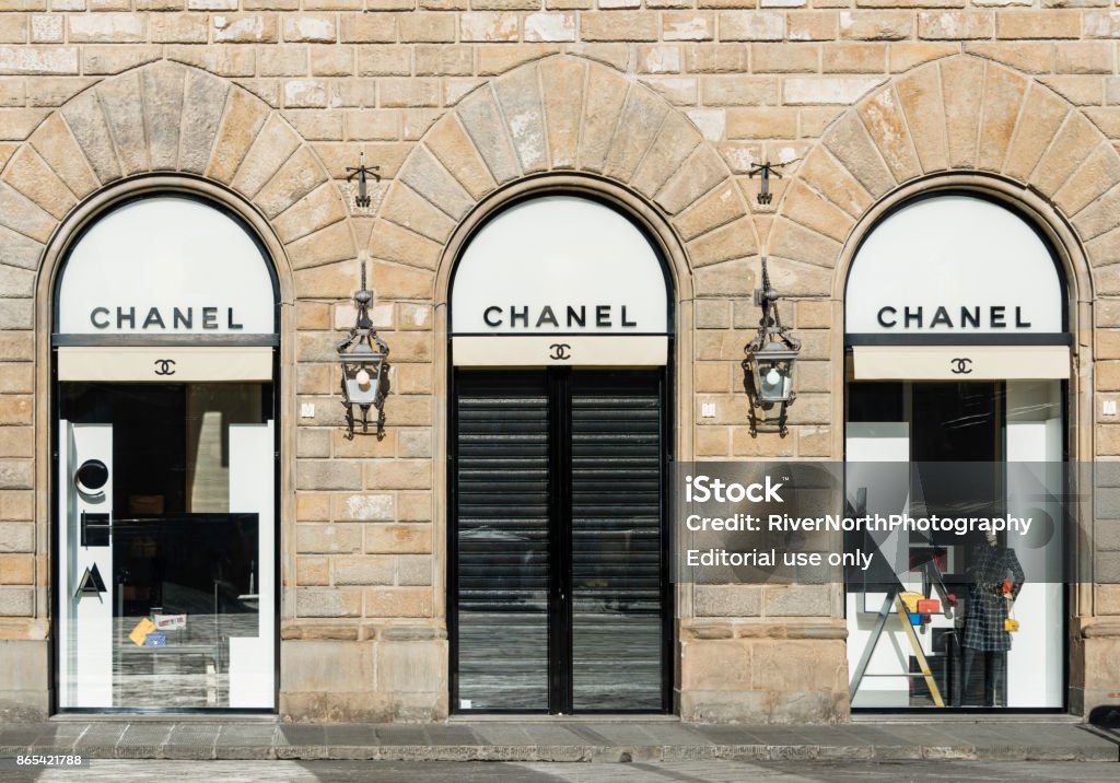 Chanel Store Florence Italy Stock Photo - Download Image Now - Chanel -  Designer Label, Florence - Italy, Arts Culture and Entertainment - iStock