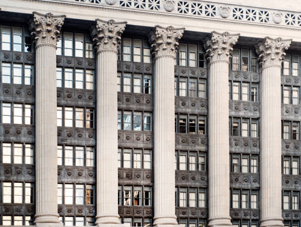 istock Classic Downtown Chicago Illinois Building Facade Columns with Windows 865422980