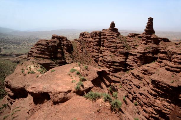 pingshanhu grand canyon, zhangye, gansu, china - red rocks rock canyon escarpment - fotografias e filmes do acervo