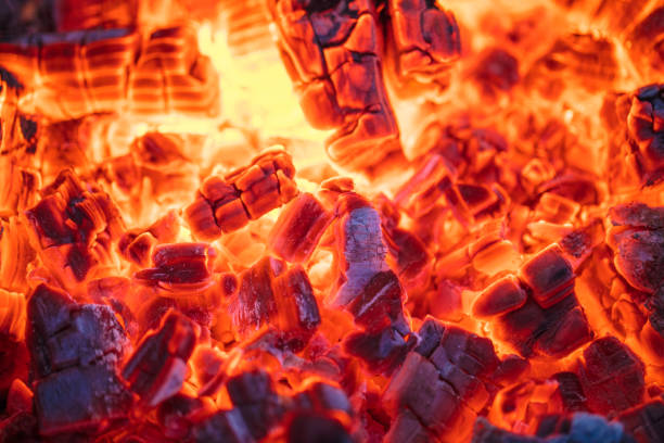 burning charcoal - red hot imagens e fotografias de stock