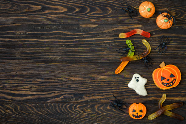 istock Halloween holiday background with cookies 865482772