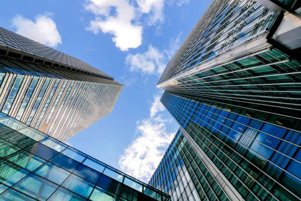 istock London office building skyscraper, working & meeting 865556972