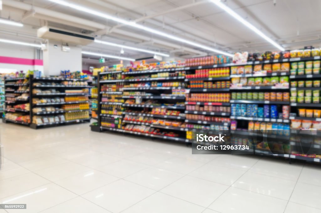 Abstrakt, verschwommen im Supermarkt und Ware Produkt im Regal - Lizenzfrei Supermarkt Stock-Foto
