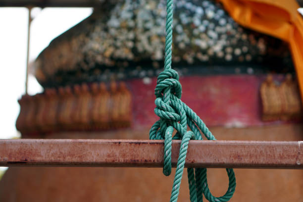 Green rope and knot