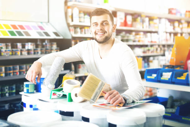 istock Male customer purchasing tools for house improvements 865680226