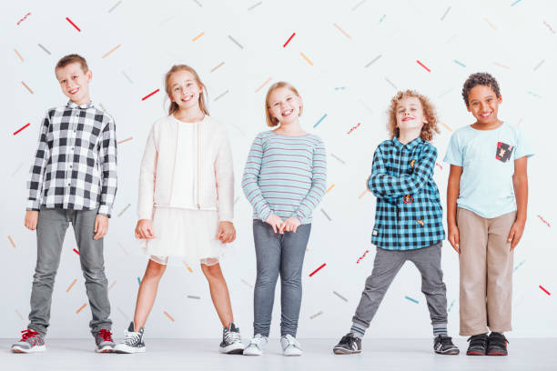 istock Group of preteen children 865700564