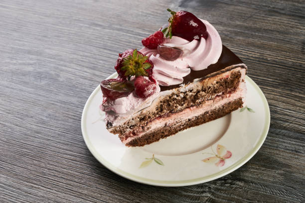 istock Piece of fruit berry cake 865796284