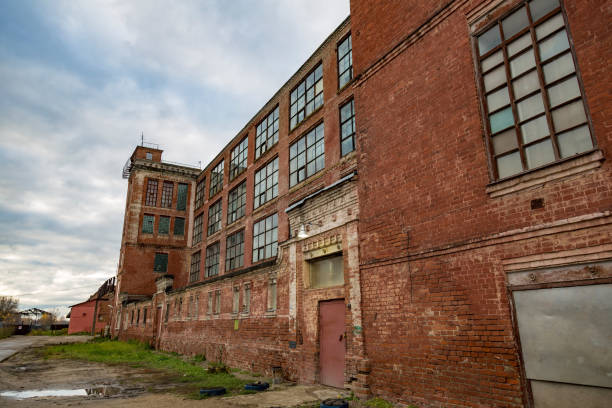 istock Abandoned industrial building 865849684