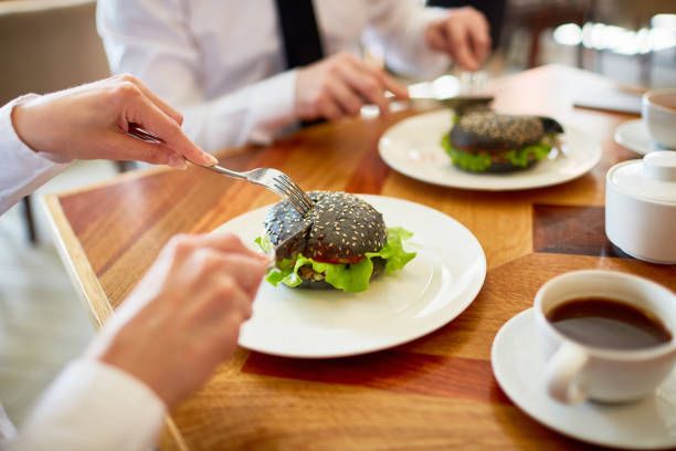 istock Unhealthy Lunch at Cafe 865887810