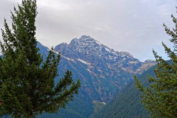 pyramid - north cascades national park cascade range highway north photos et images de collection